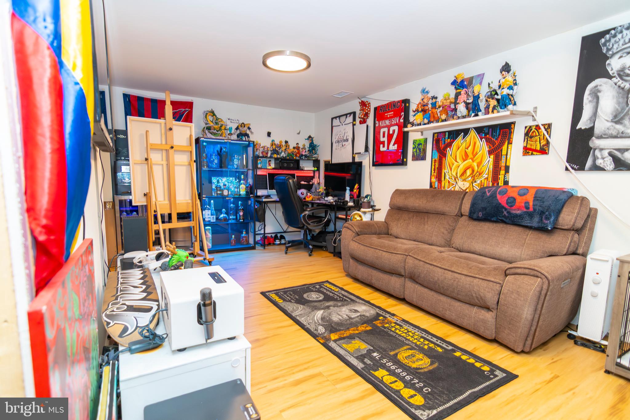 RESTON - Residential