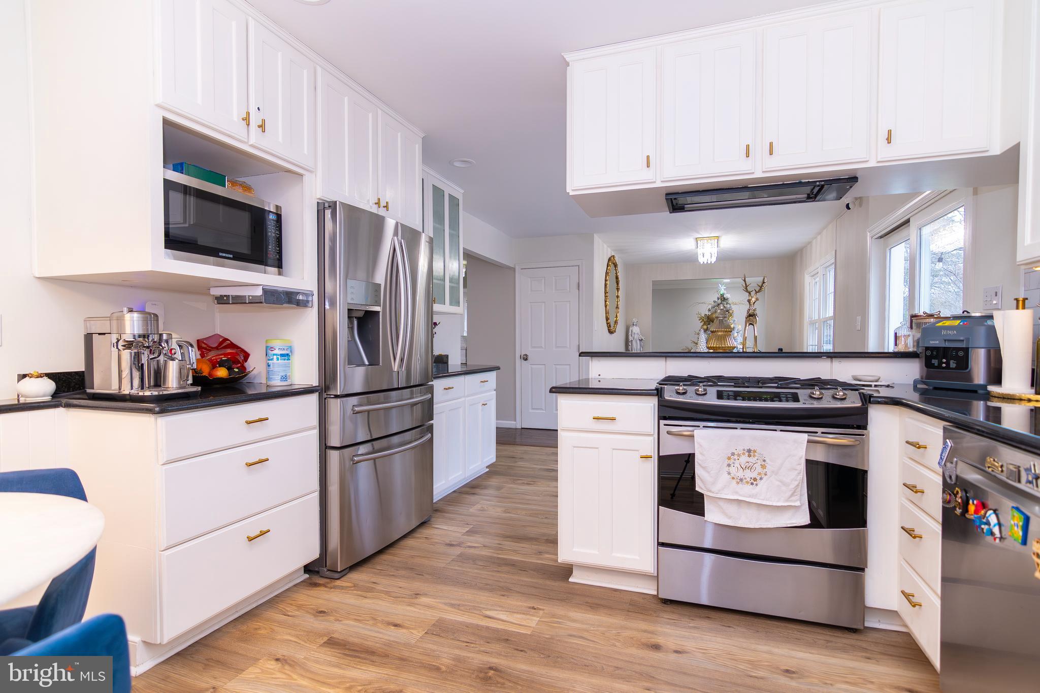 RESTON - Residential