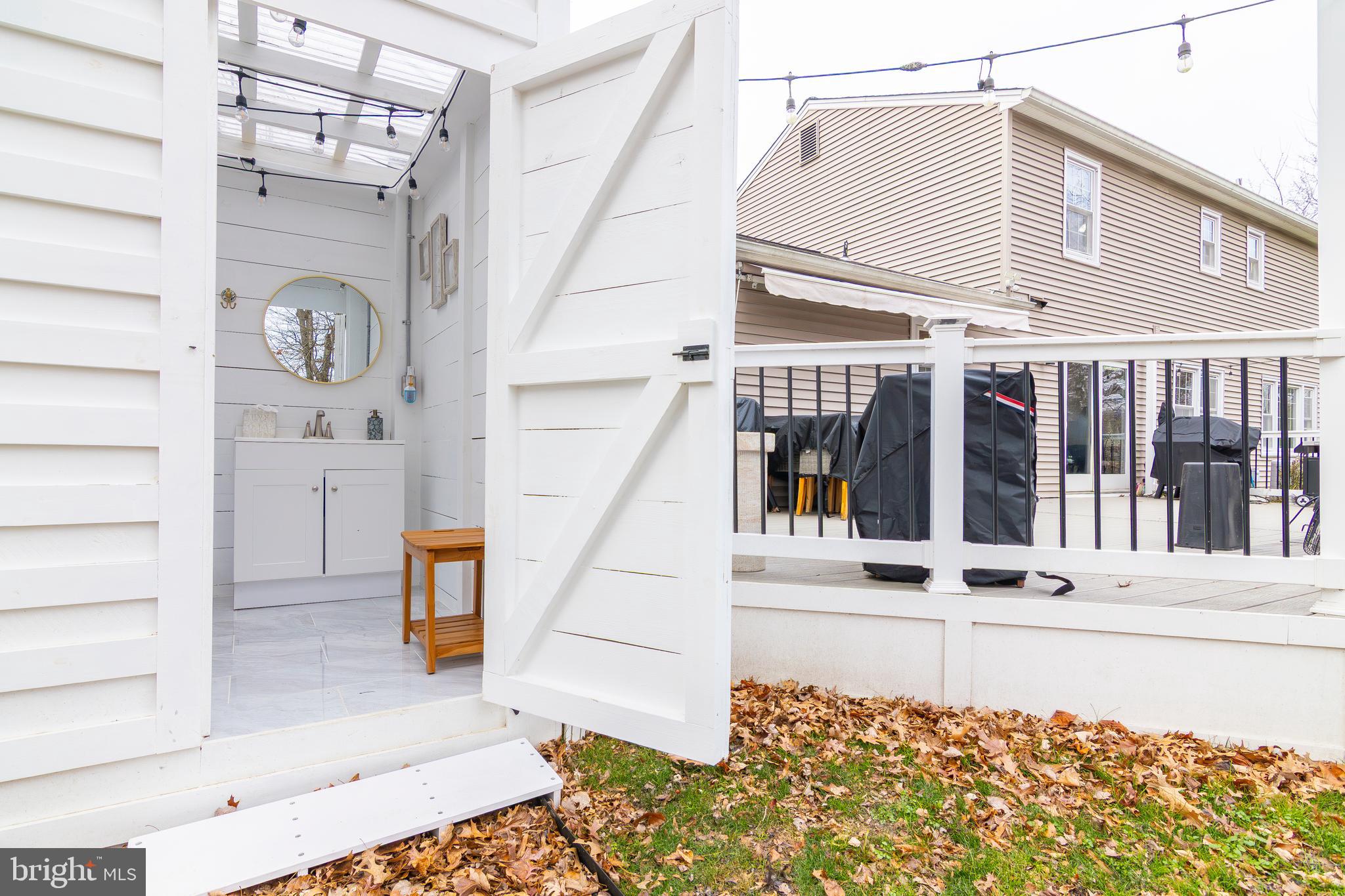 RESTON - Residential