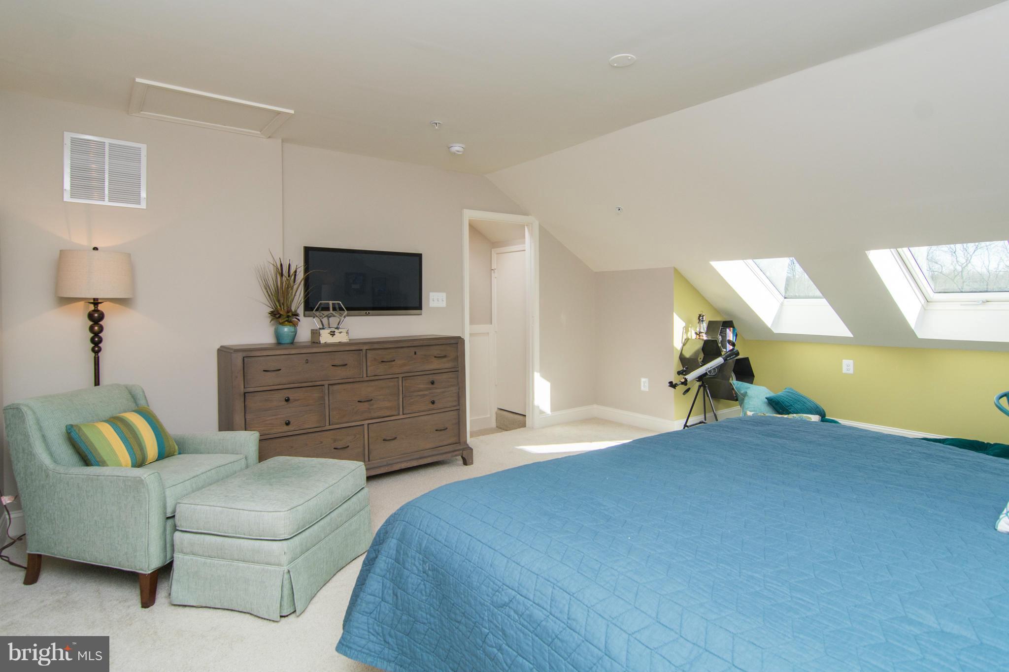 VILLAGE GREENS - Residential