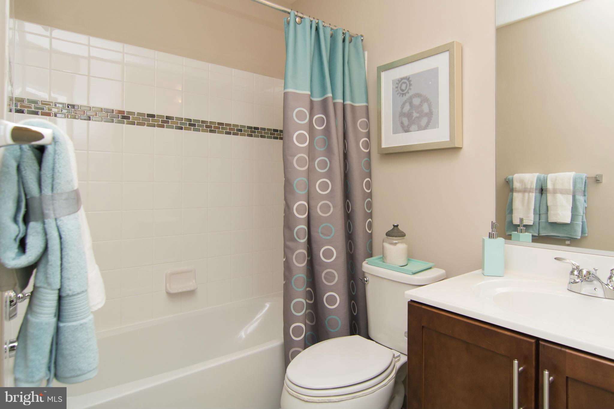 VILLAGE GREENS - Residential