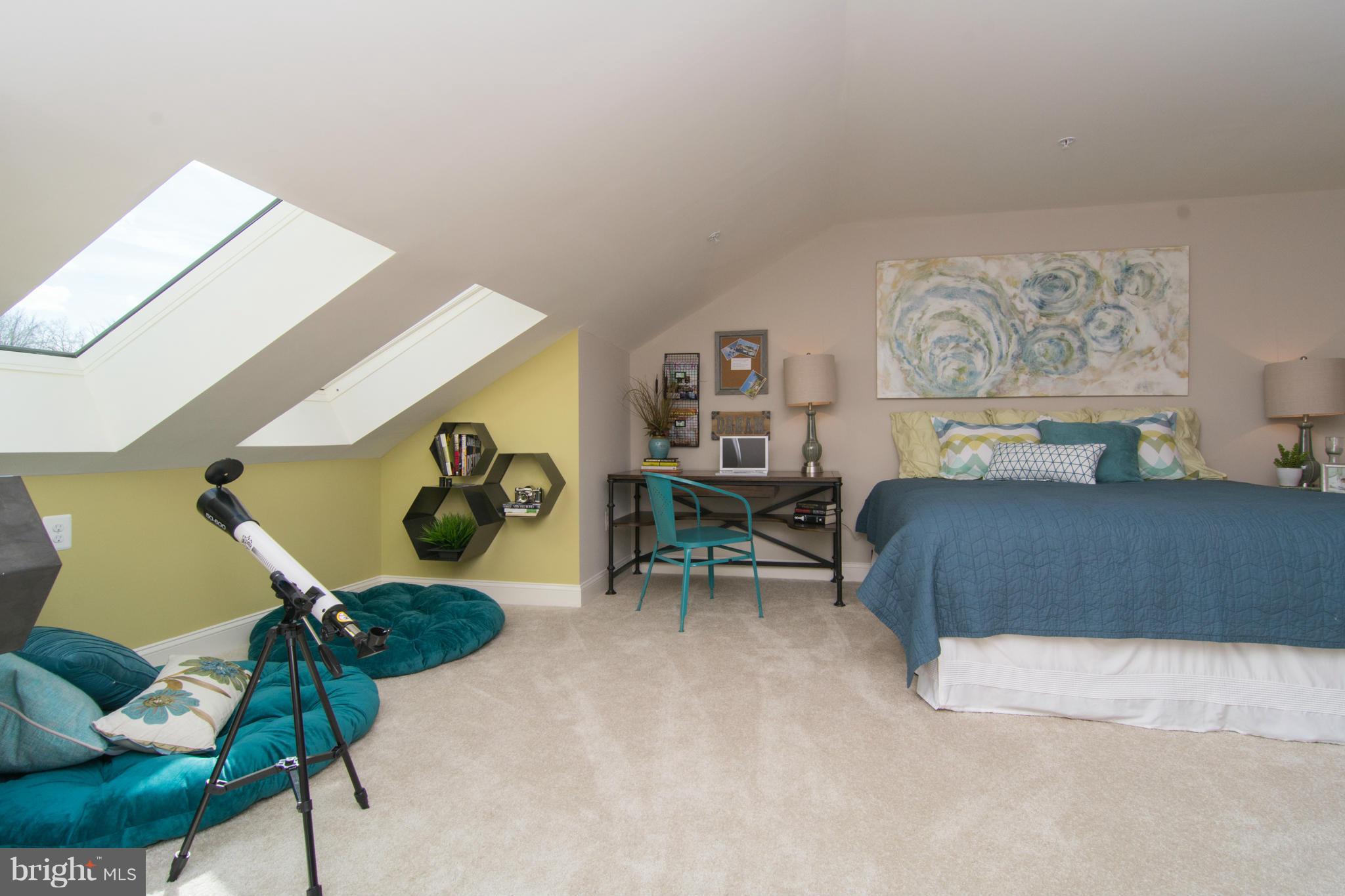 VILLAGE GREENS - Residential