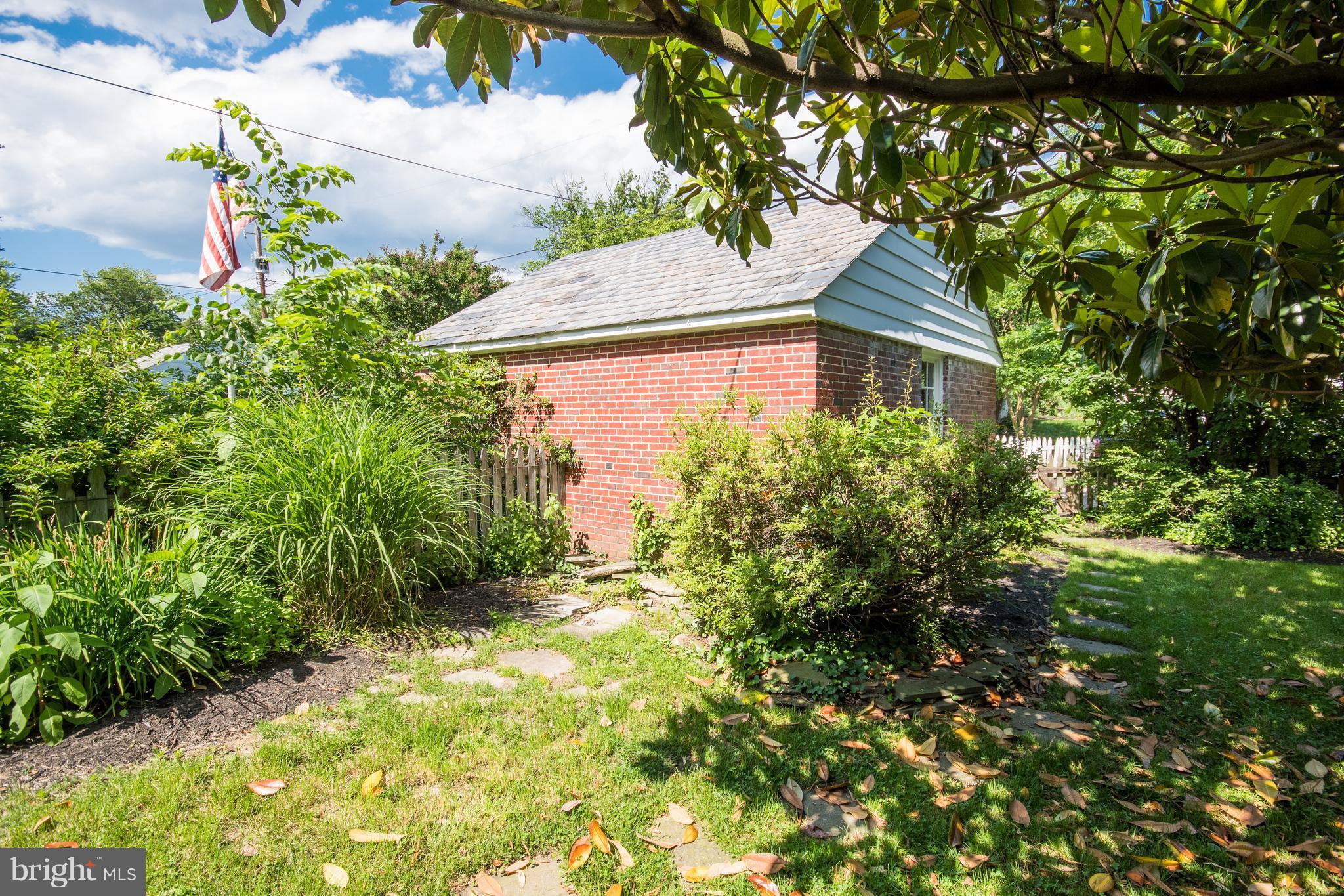 GREATER HOMELAND HISTORIC DISTRICT - Residential