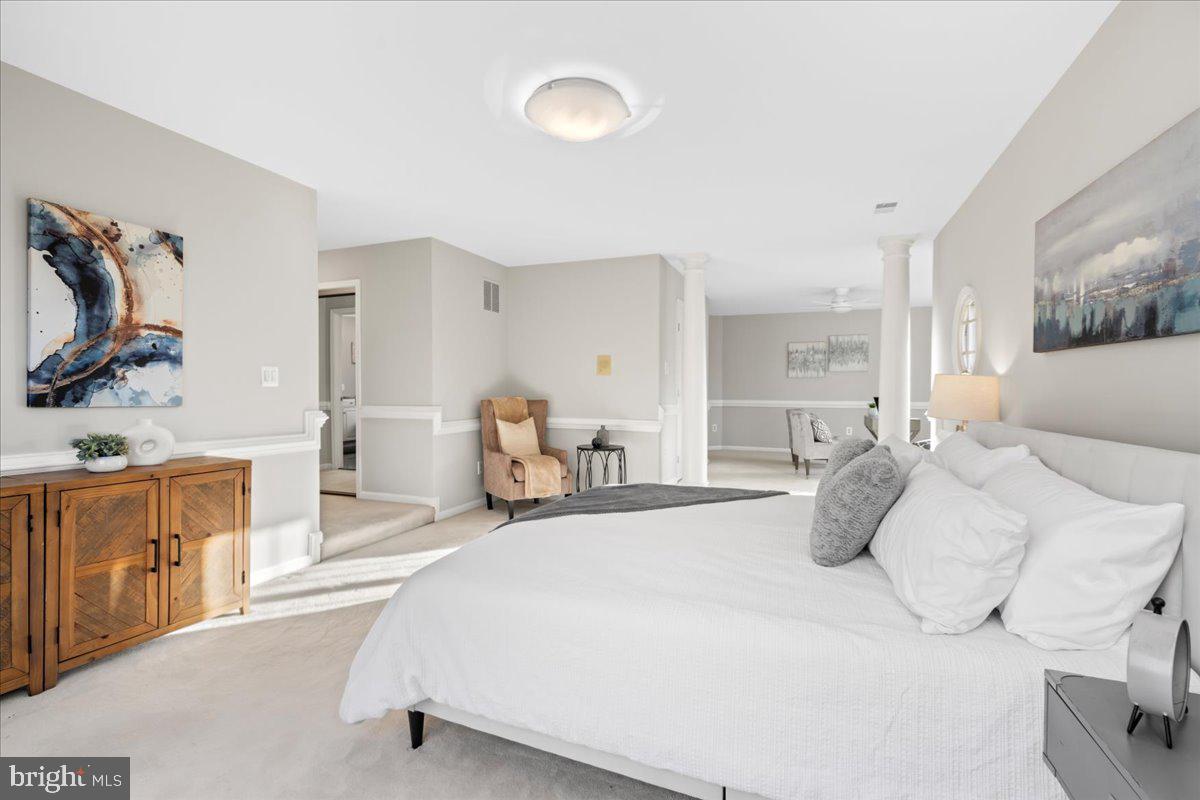 ENGLISH OAKS - Residential