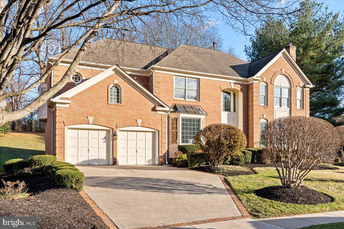 ENGLISH OAKS - Residential