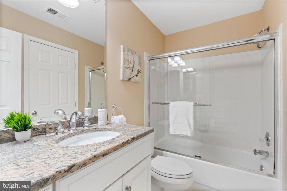 ENGLISH OAKS - Residential