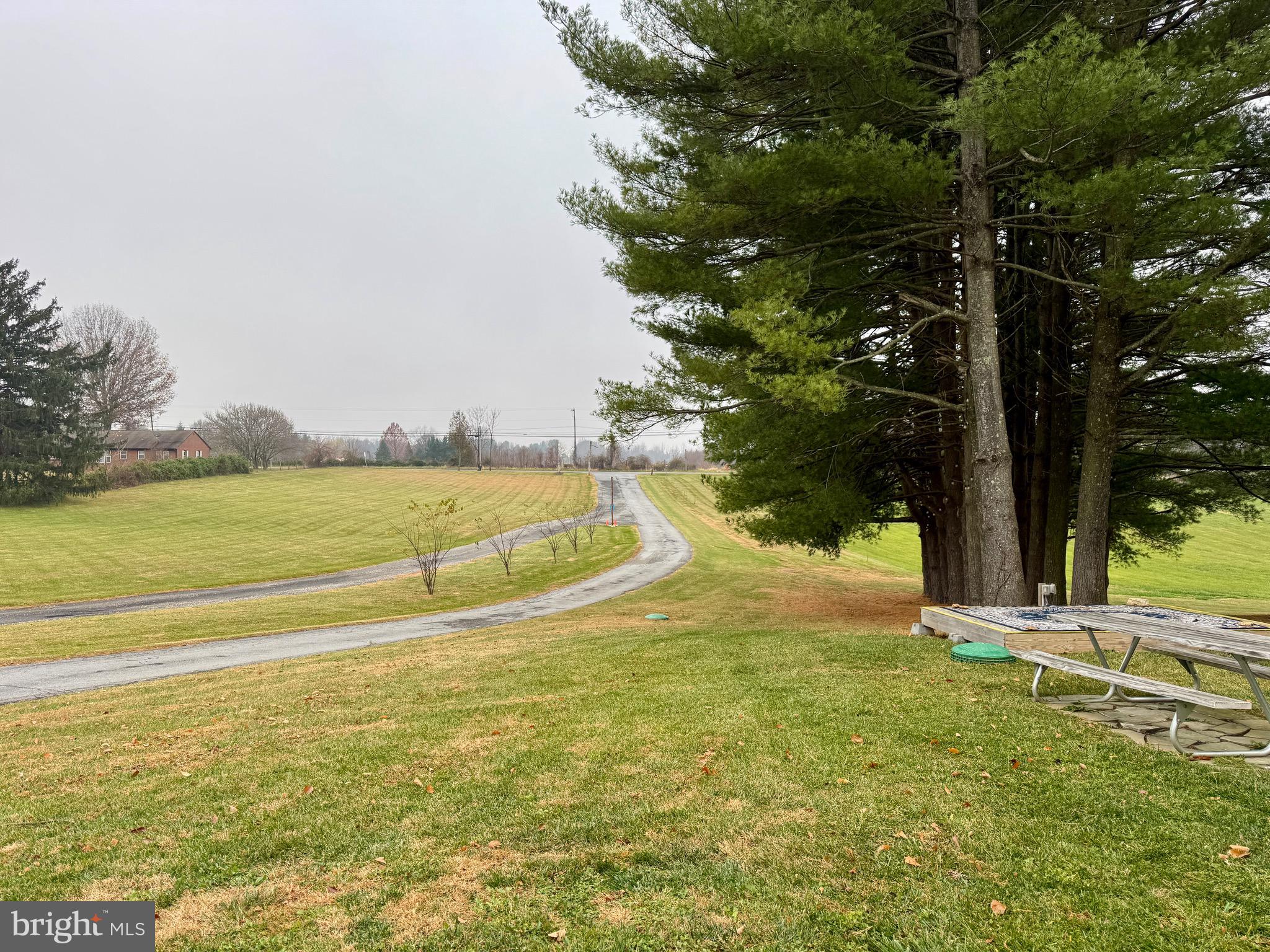 LAYTONSVILLE OUTSIDE - Residential