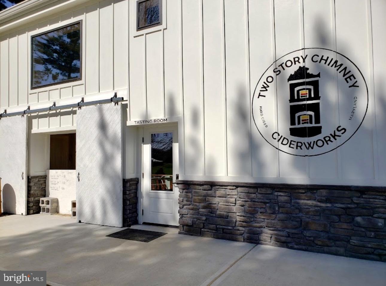 LAYTONSVILLE OUTSIDE - Residential