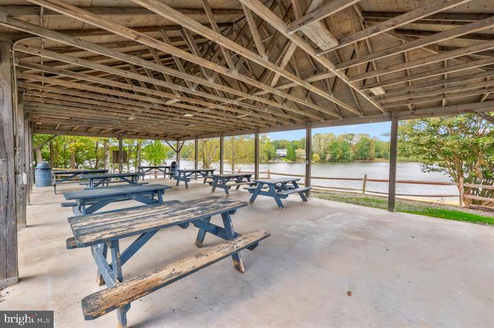 LAKE LAND OR - Residential