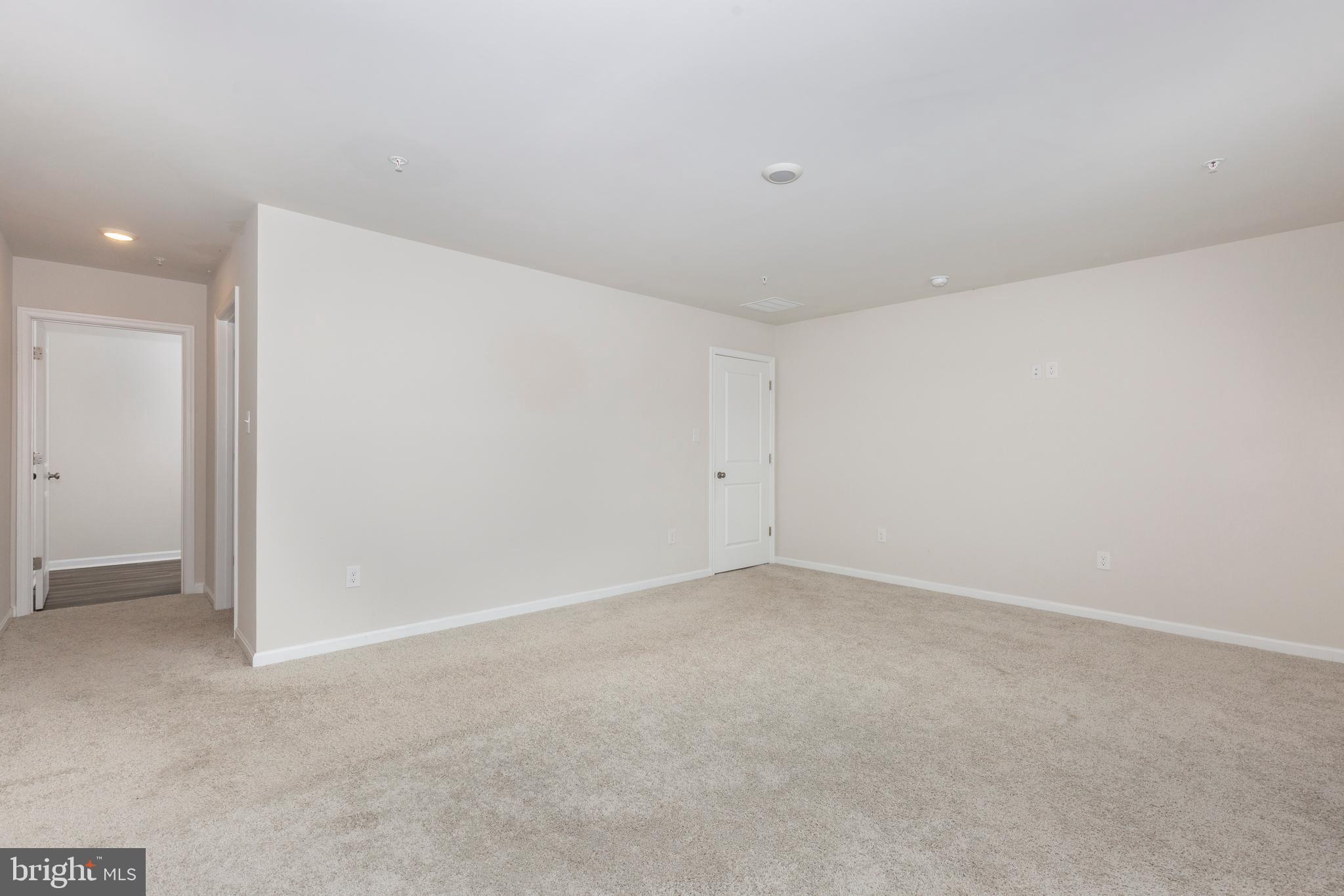 HILLSIDE MANOR - Residential