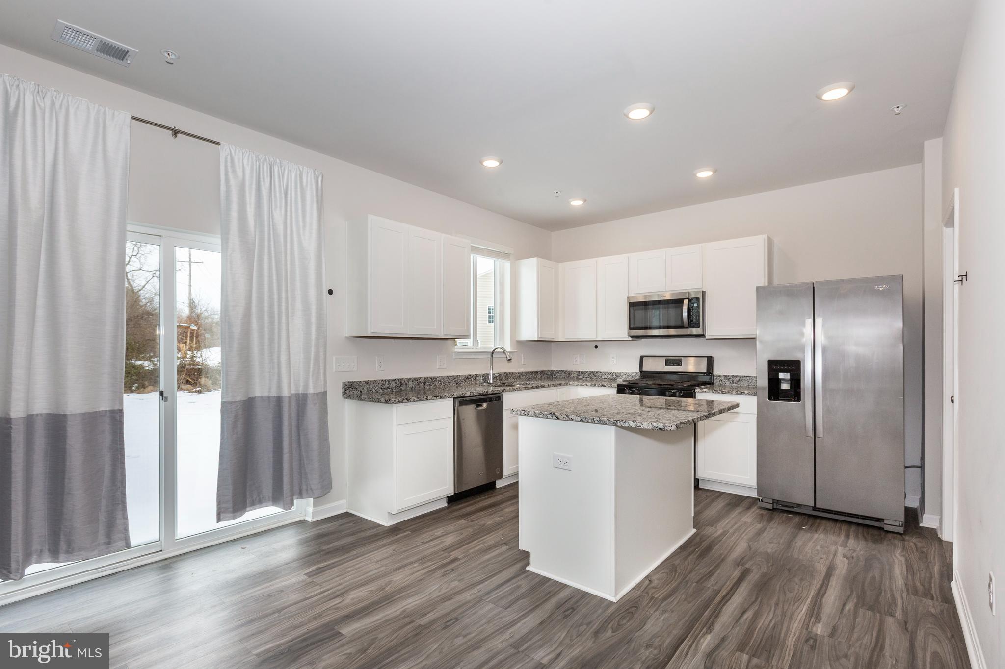 HILLSIDE MANOR - Residential