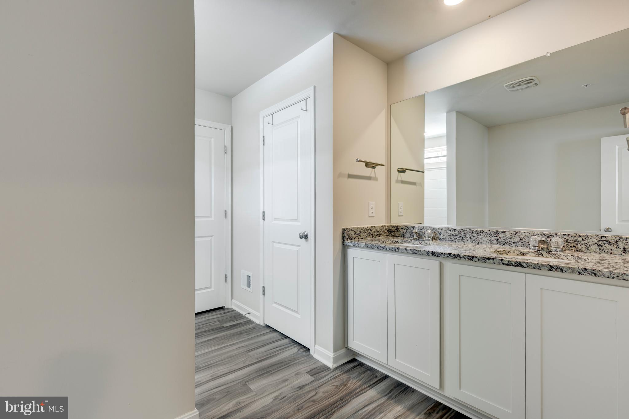 HILLSIDE MANOR - Residential