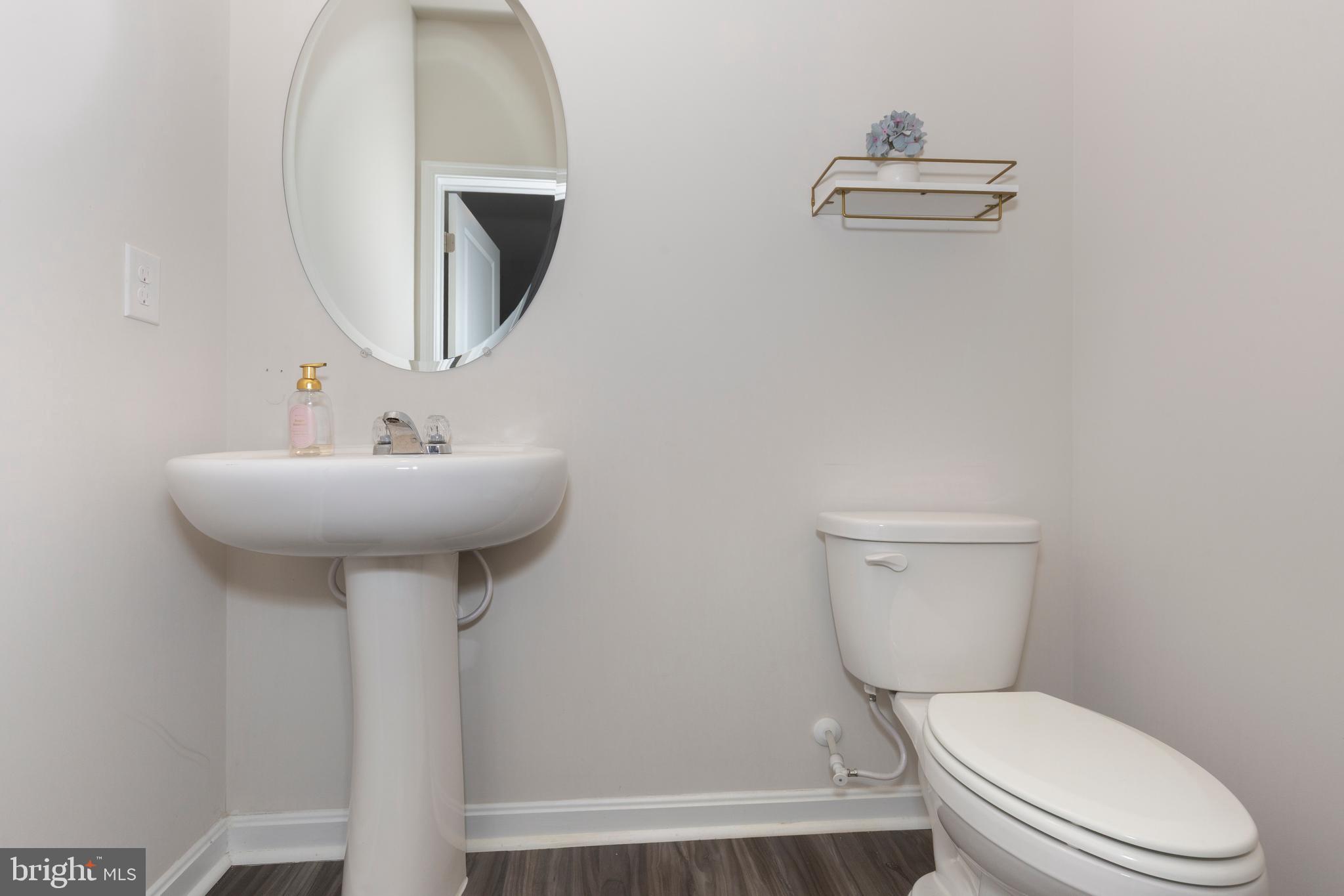 HILLSIDE MANOR - Residential