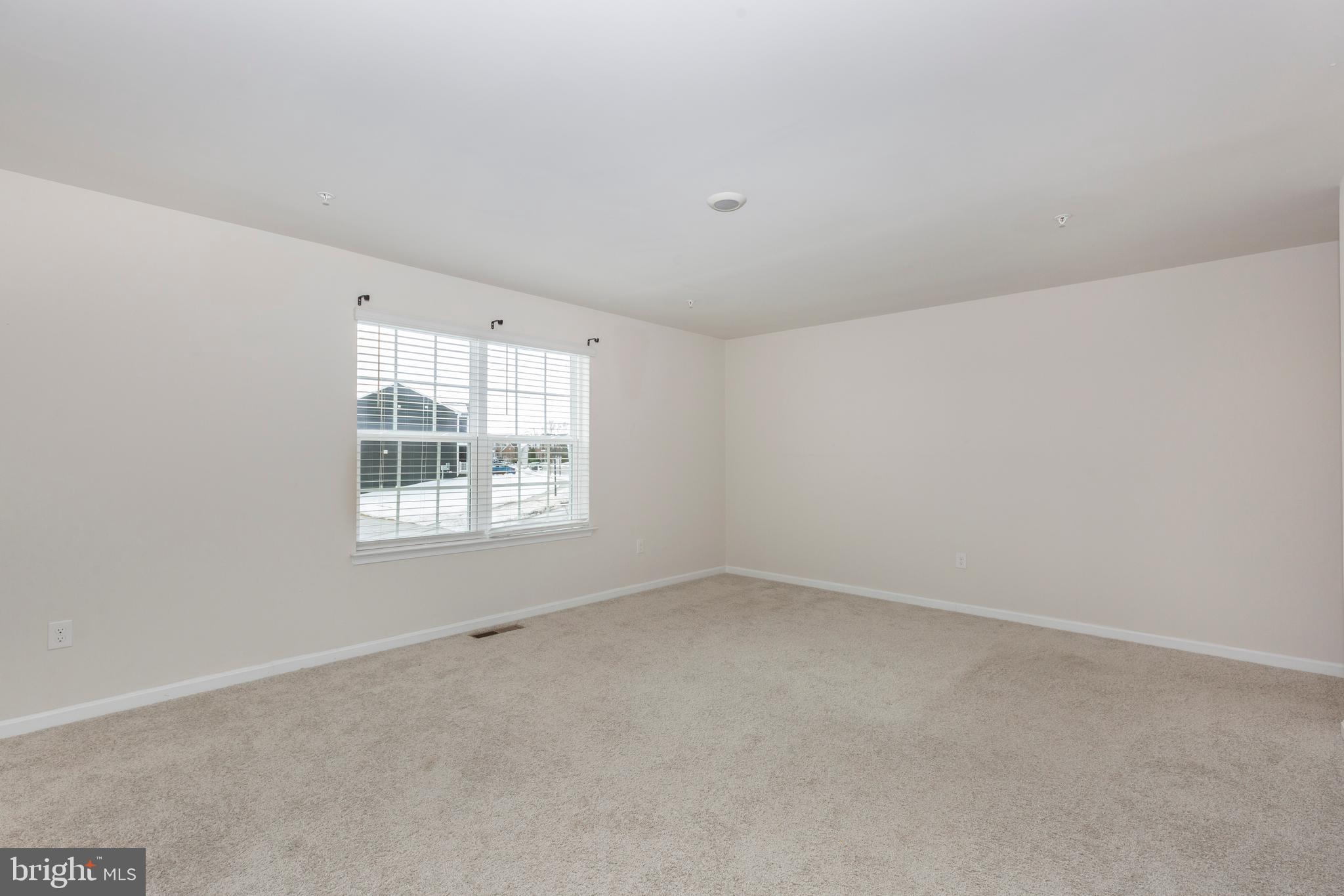 HILLSIDE MANOR - Residential