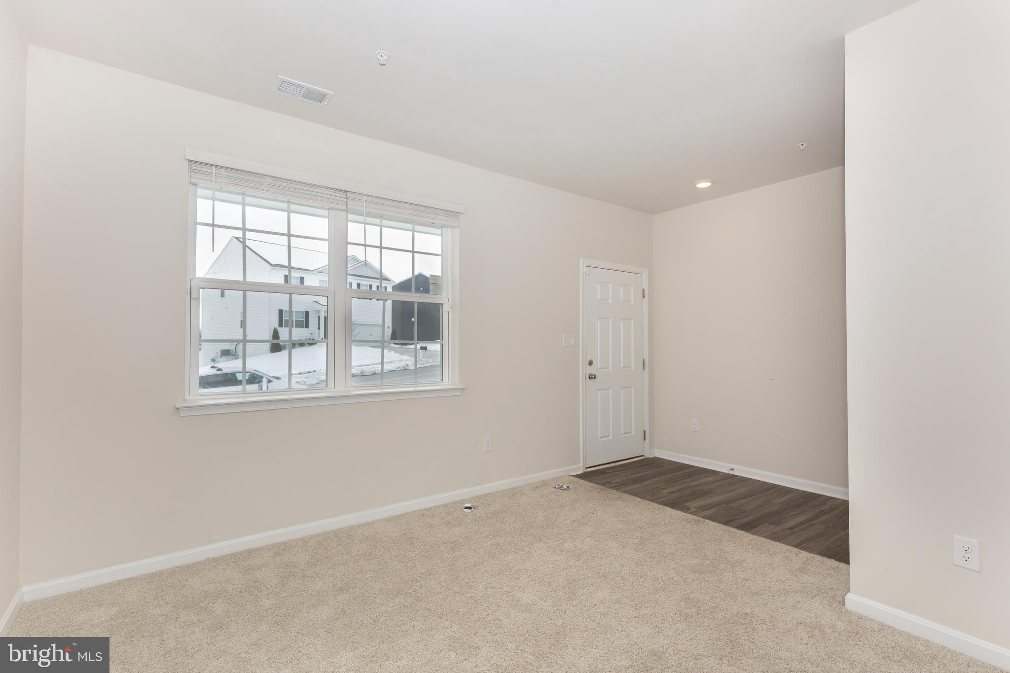 HILLSIDE MANOR - Residential