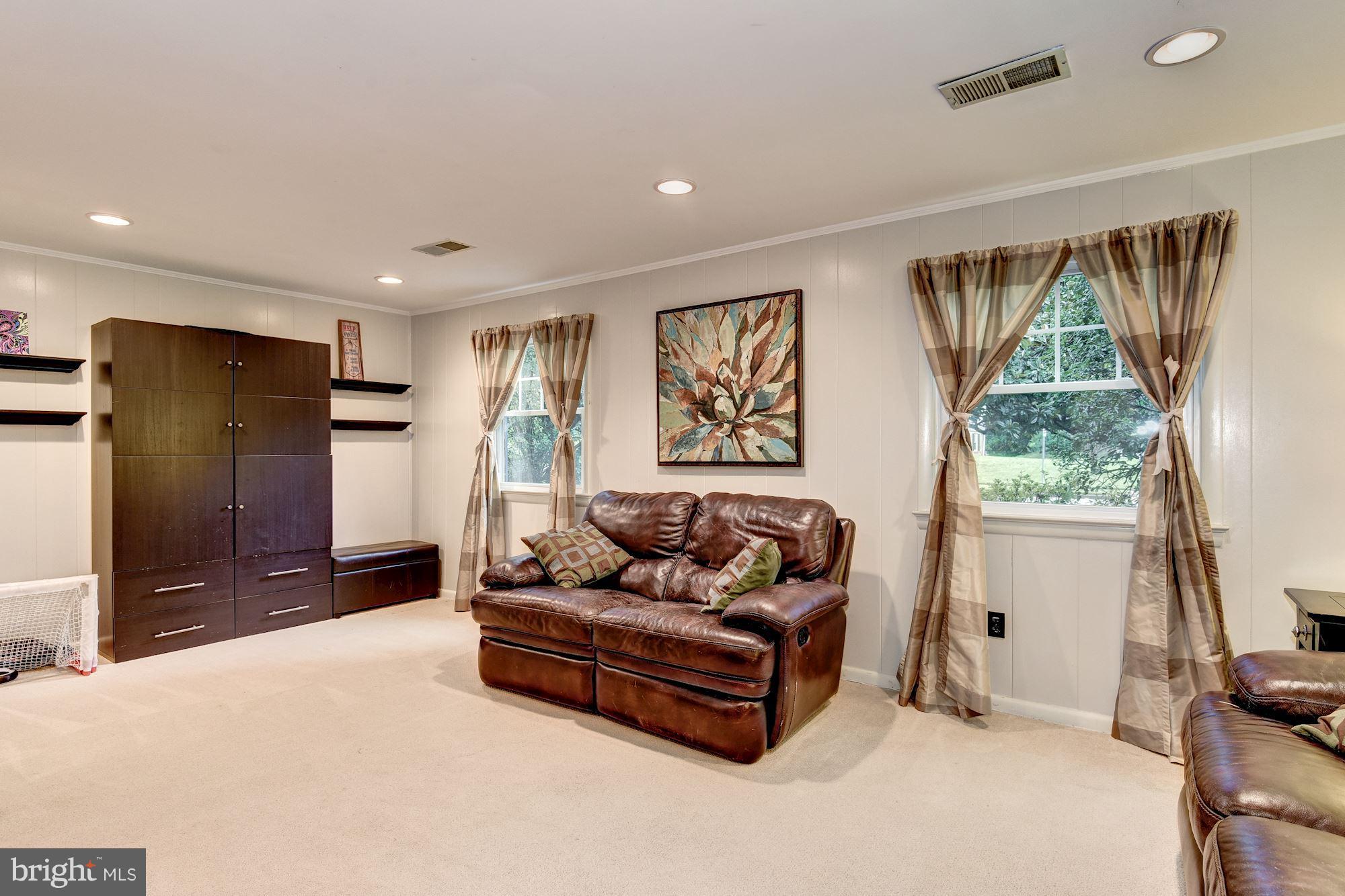 RAMBLEWOOD - Residential