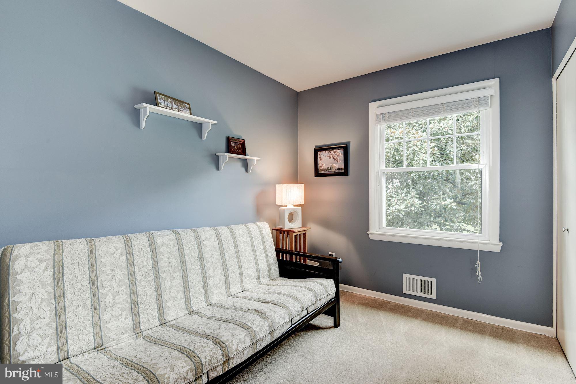 RAMBLEWOOD - Residential