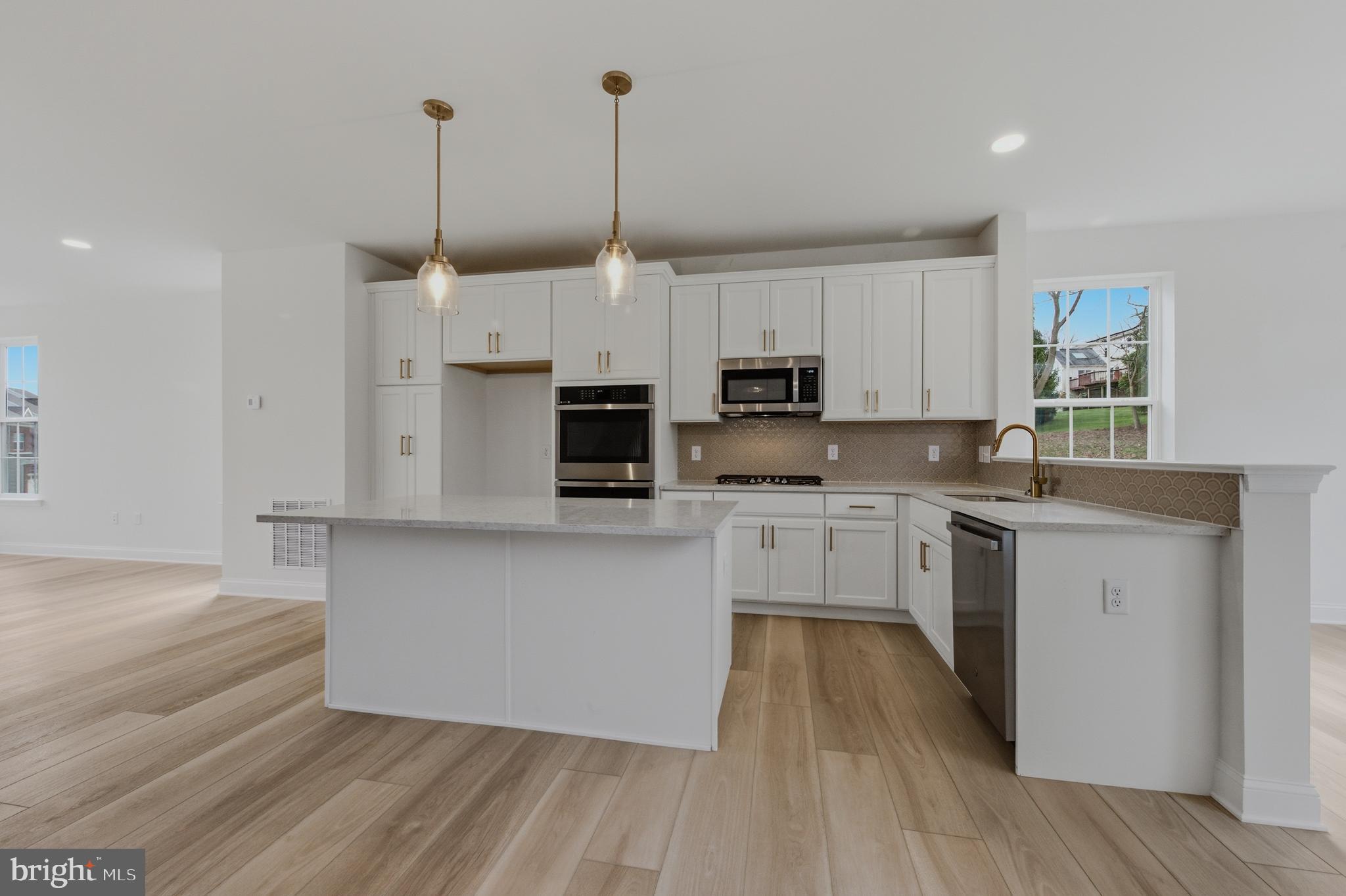 253 GROVE VIEW DRIVE