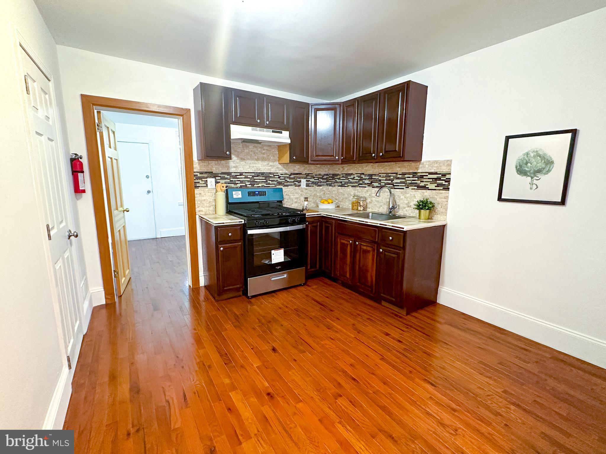 STRAWBERRY MANSION - Residential