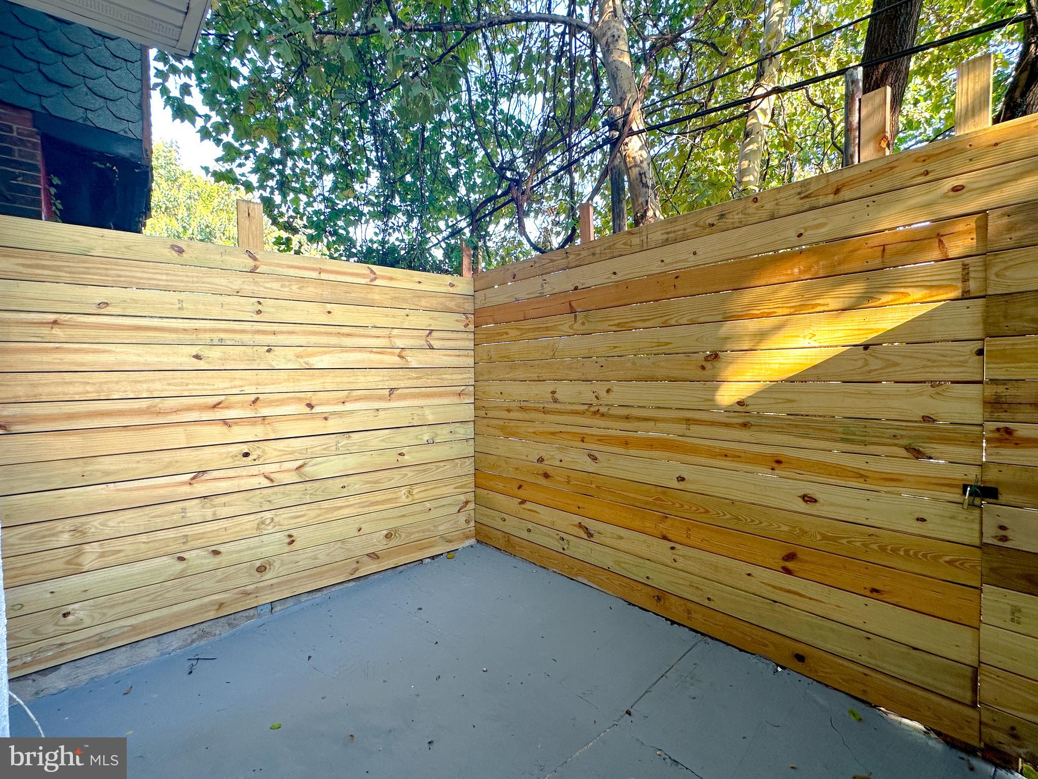 STRAWBERRY MANSION - Residential