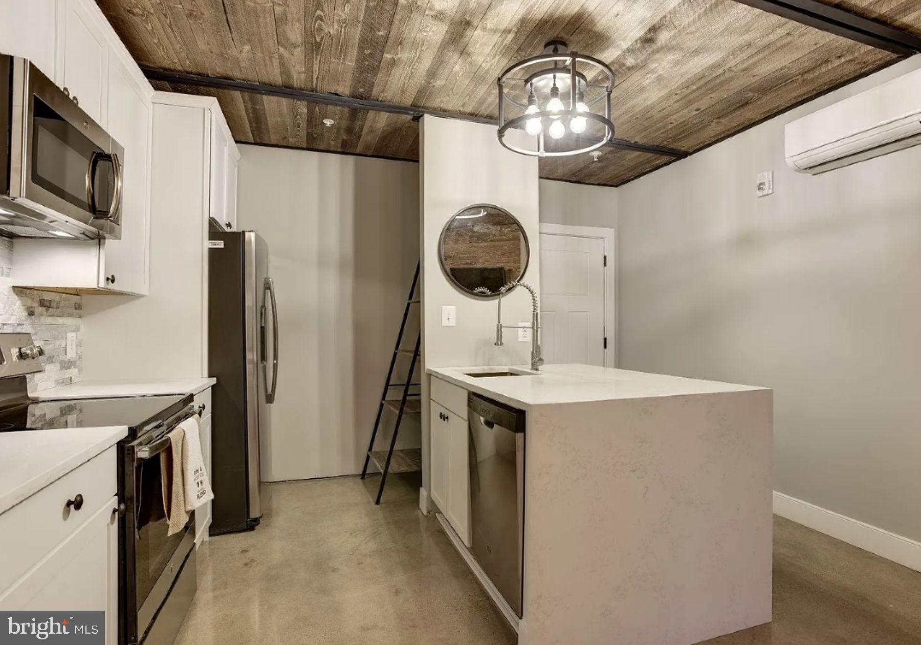 FEDERAL HILL HISTORIC DISTRICT - Residential Lease