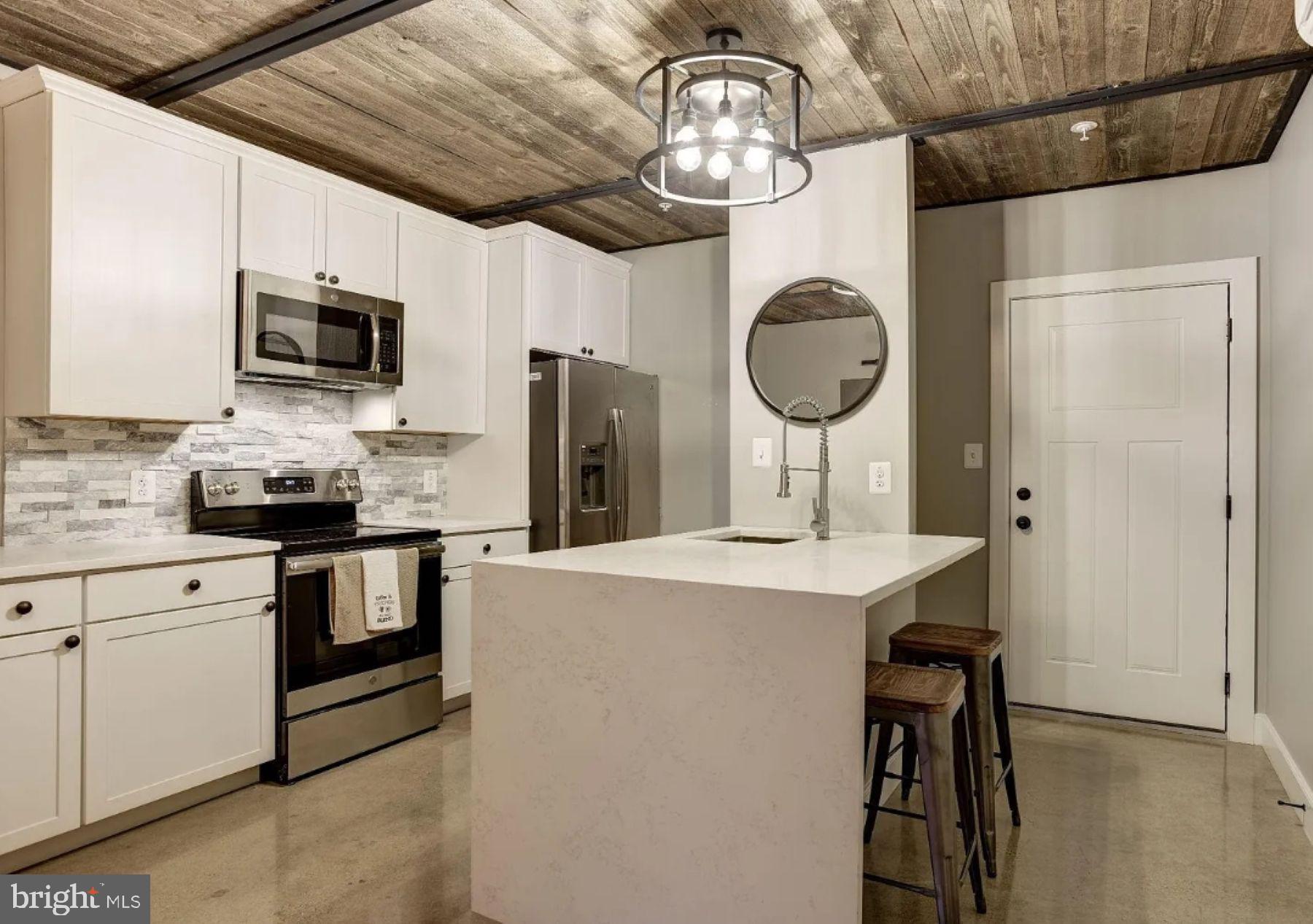 FEDERAL HILL HISTORIC DISTRICT - Residential Lease