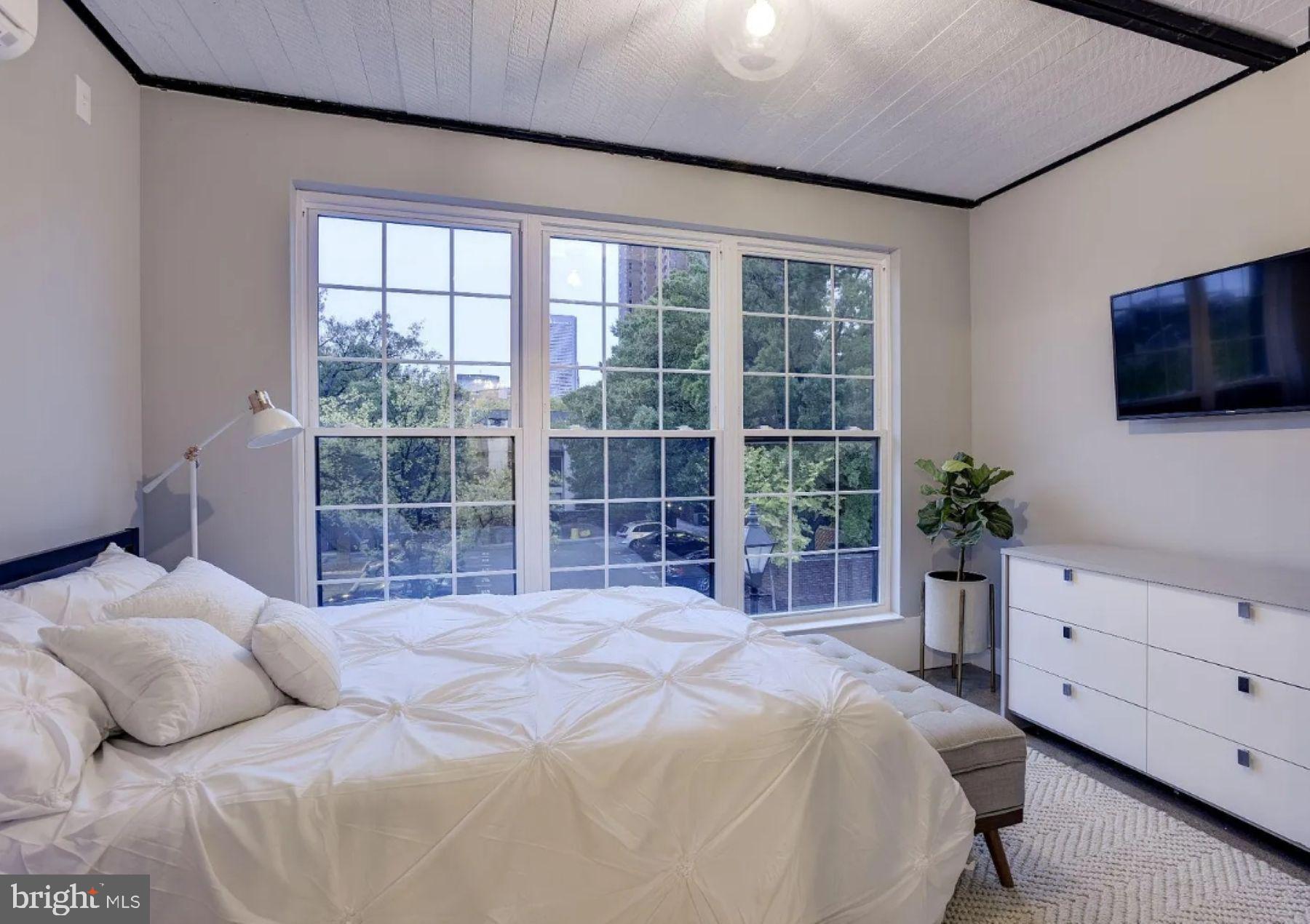 FEDERAL HILL HISTORIC DISTRICT - Residential Lease