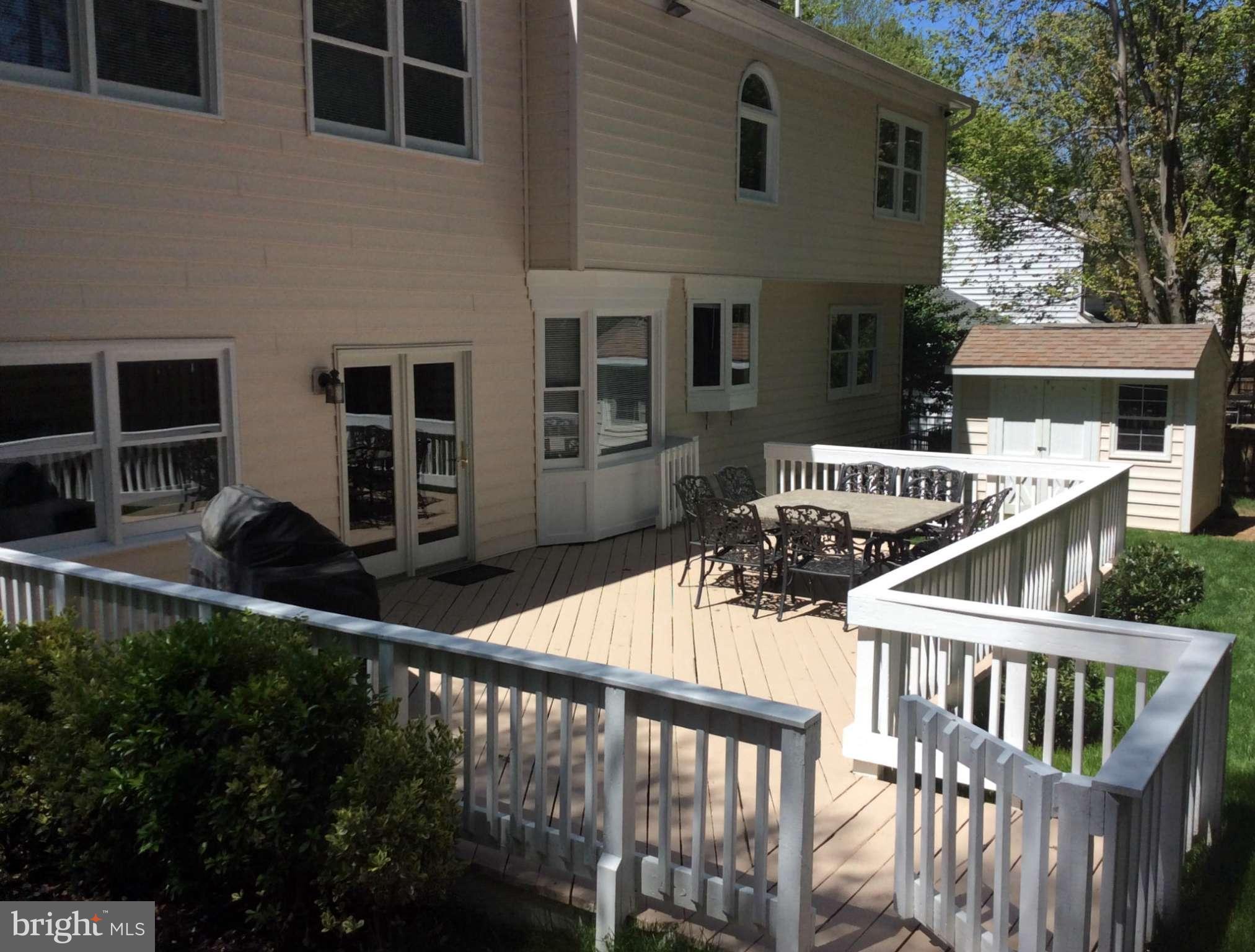 SOUTH RUN OAKS - Residential