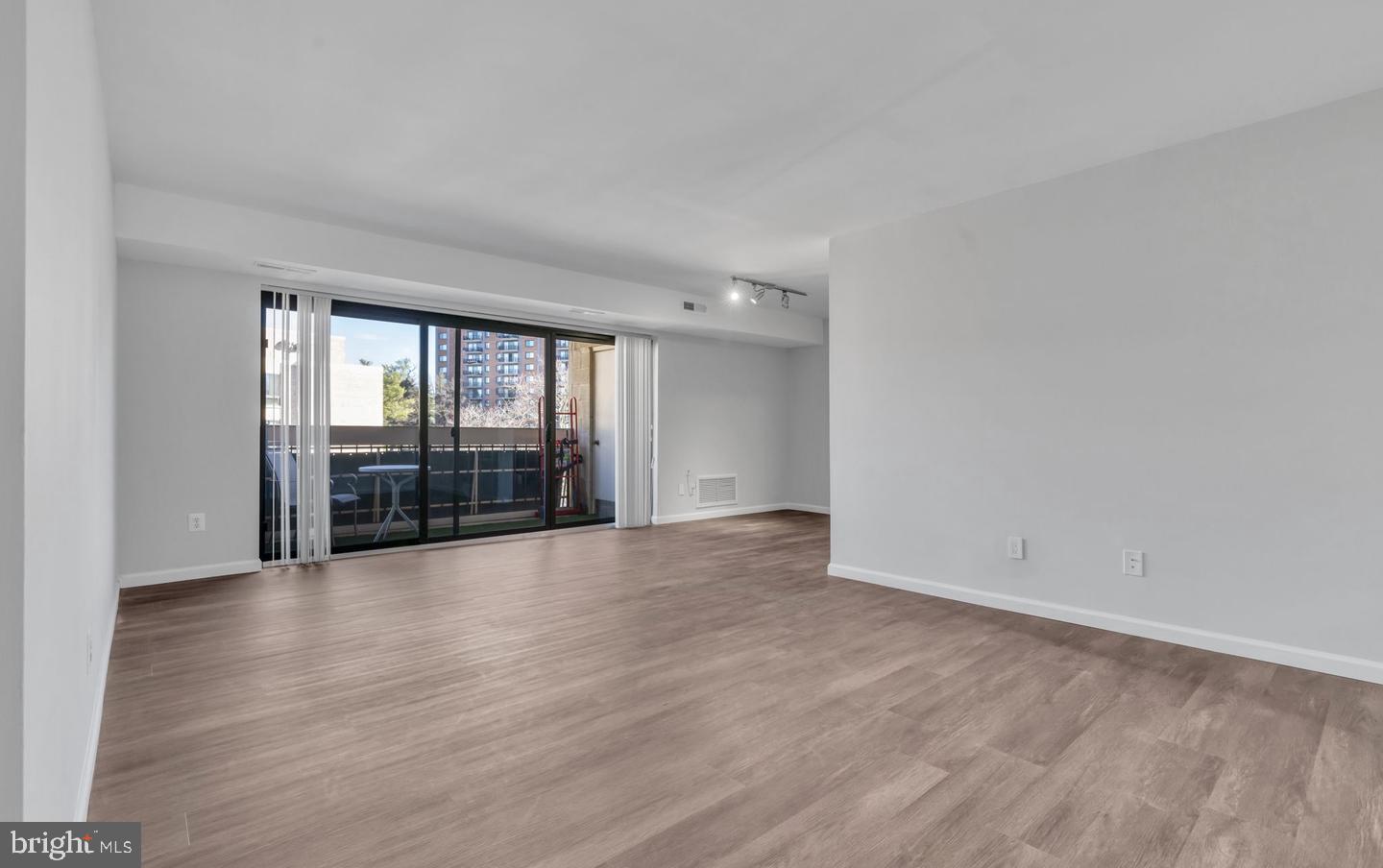 LAFAYETTE PARK CONDOMINIUM - Residential