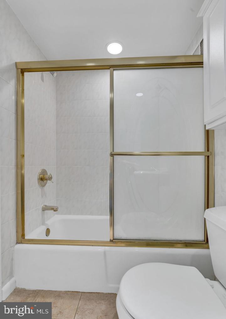 LAFAYETTE PARK CONDOMINIUM - Residential