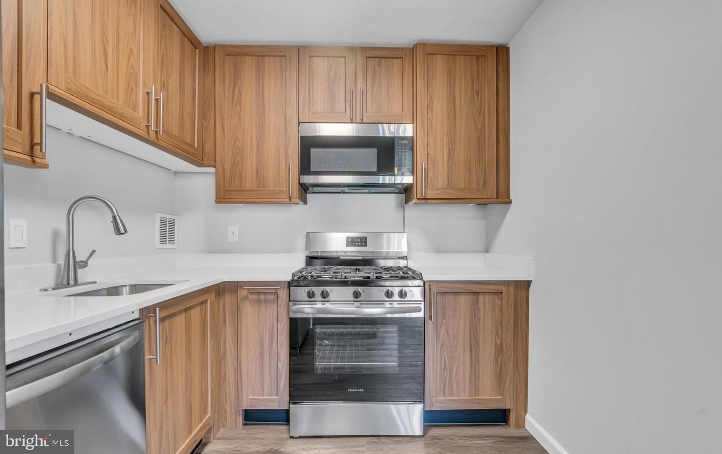 LAFAYETTE PARK CONDOMINIUM - Residential