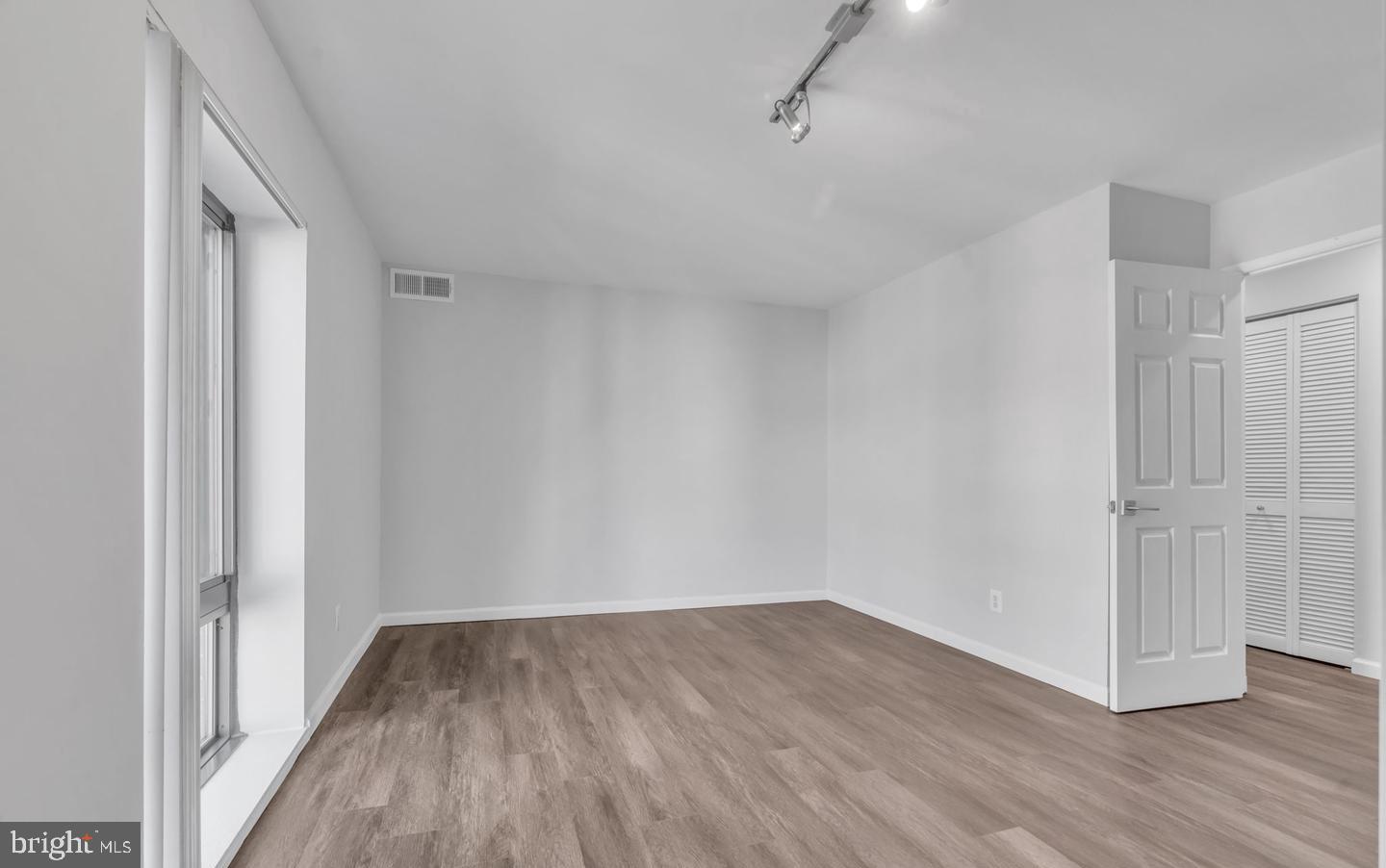 LAFAYETTE PARK CONDOMINIUM - Residential