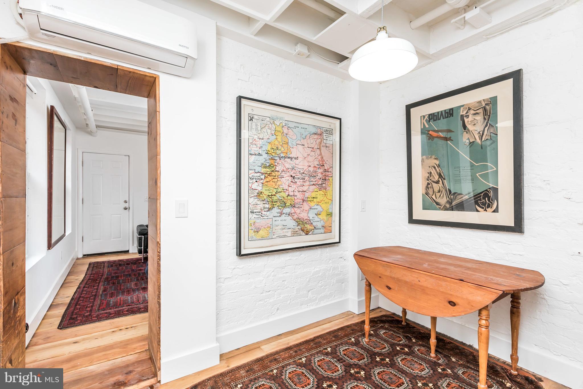 HOLLINS MARKET - Residential