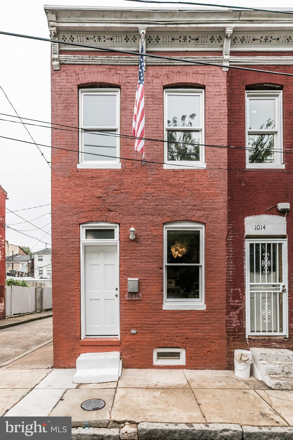 HOLLINS MARKET - Residential