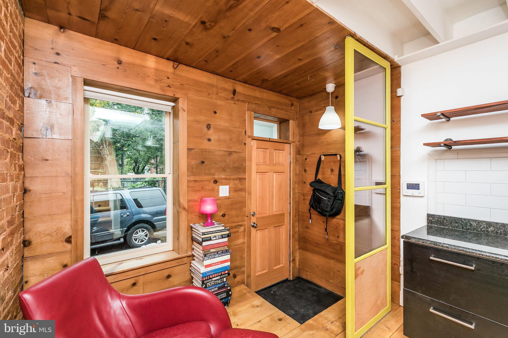 HOLLINS MARKET - Residential