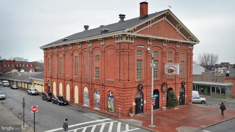 HOLLINS MARKET - Residential