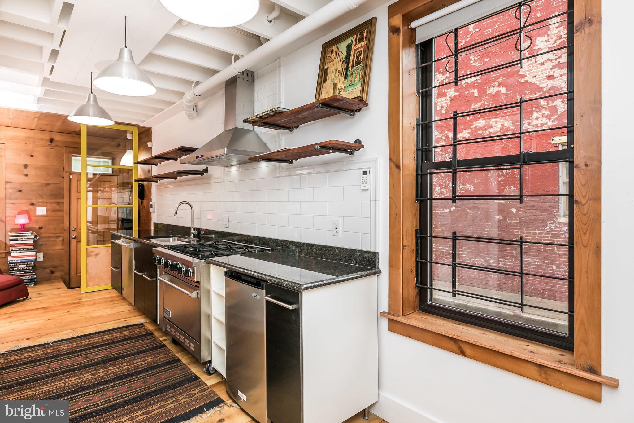 HOLLINS MARKET - Residential