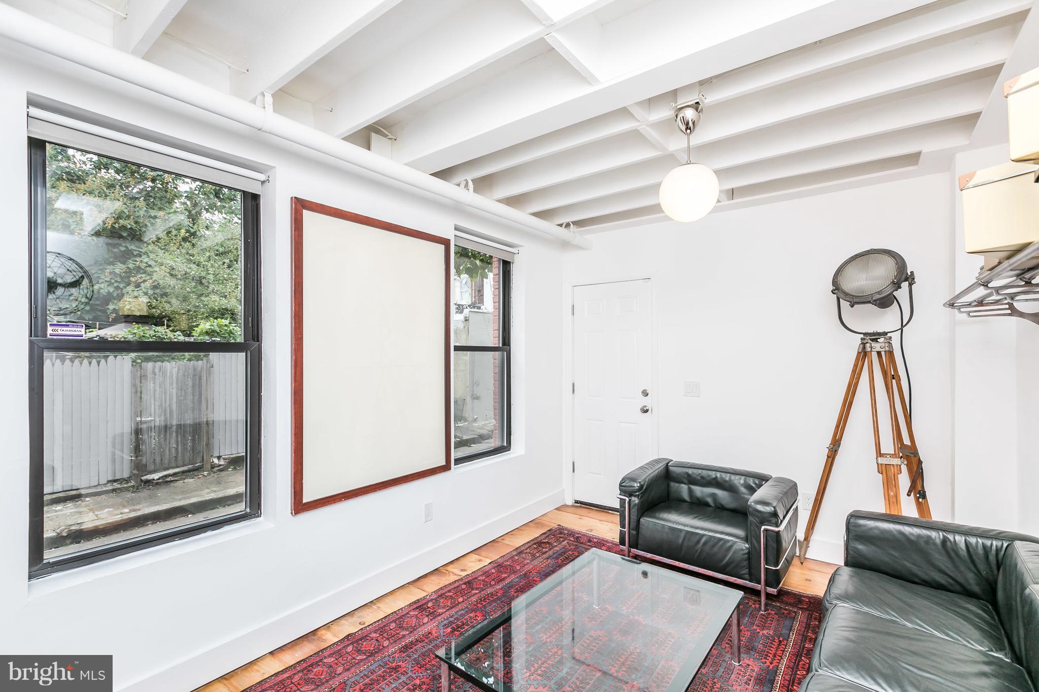 HOLLINS MARKET - Residential