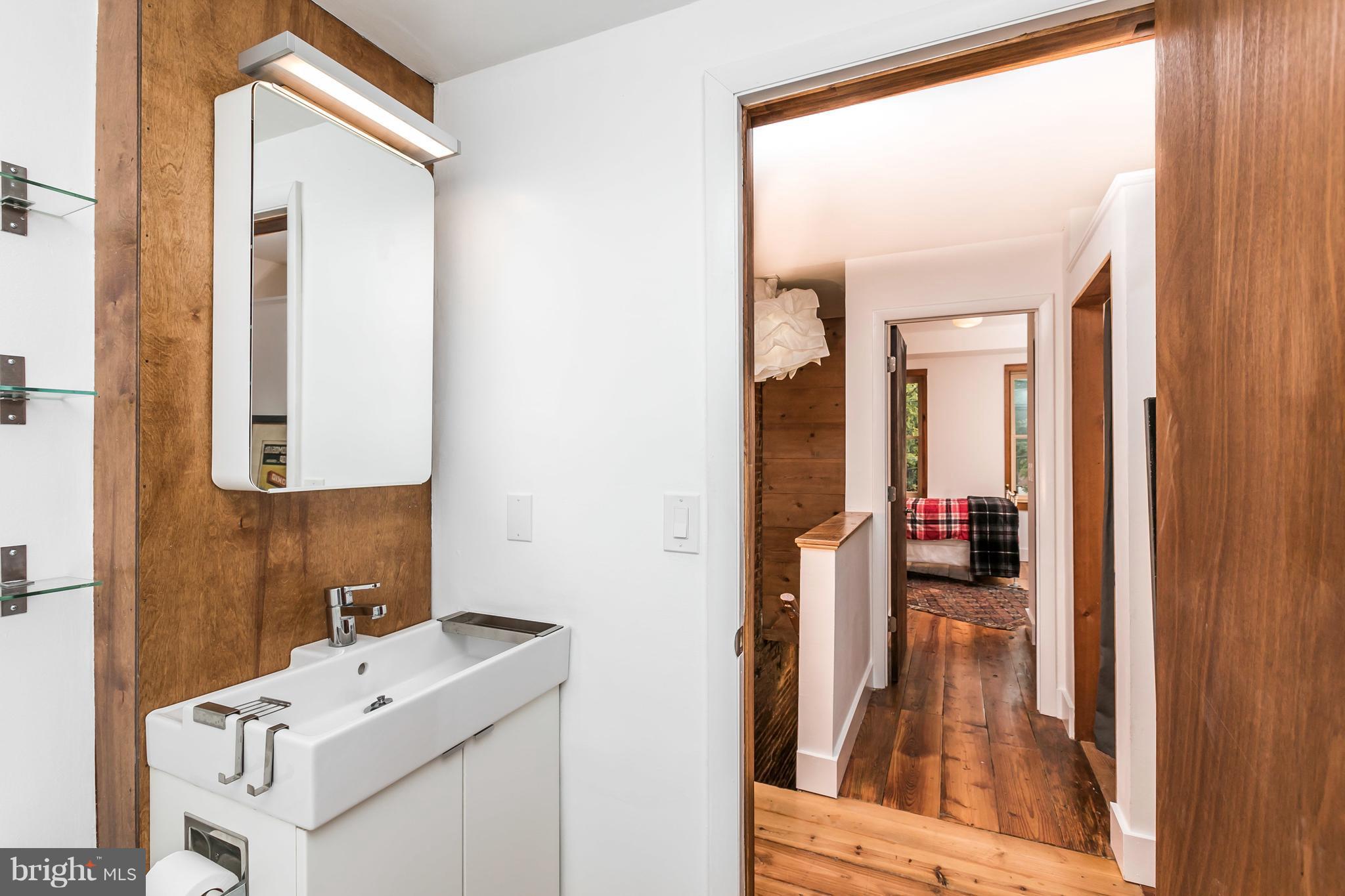 HOLLINS MARKET - Residential