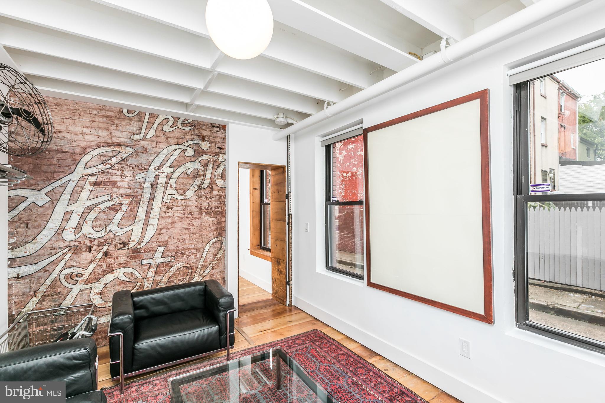 HOLLINS MARKET - Residential