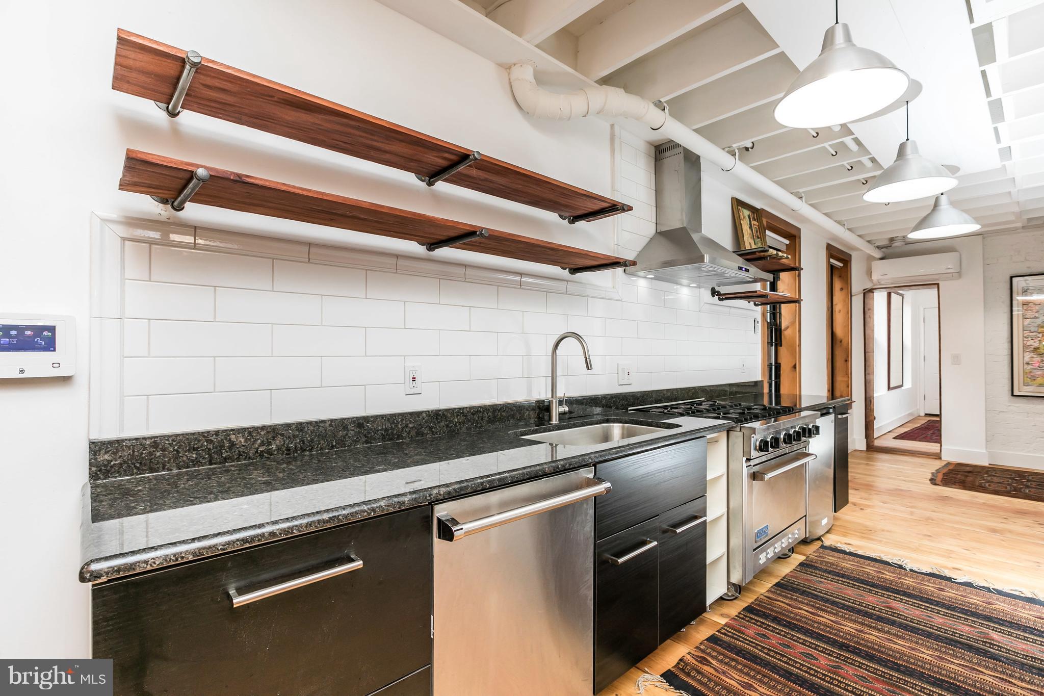 HOLLINS MARKET - Residential