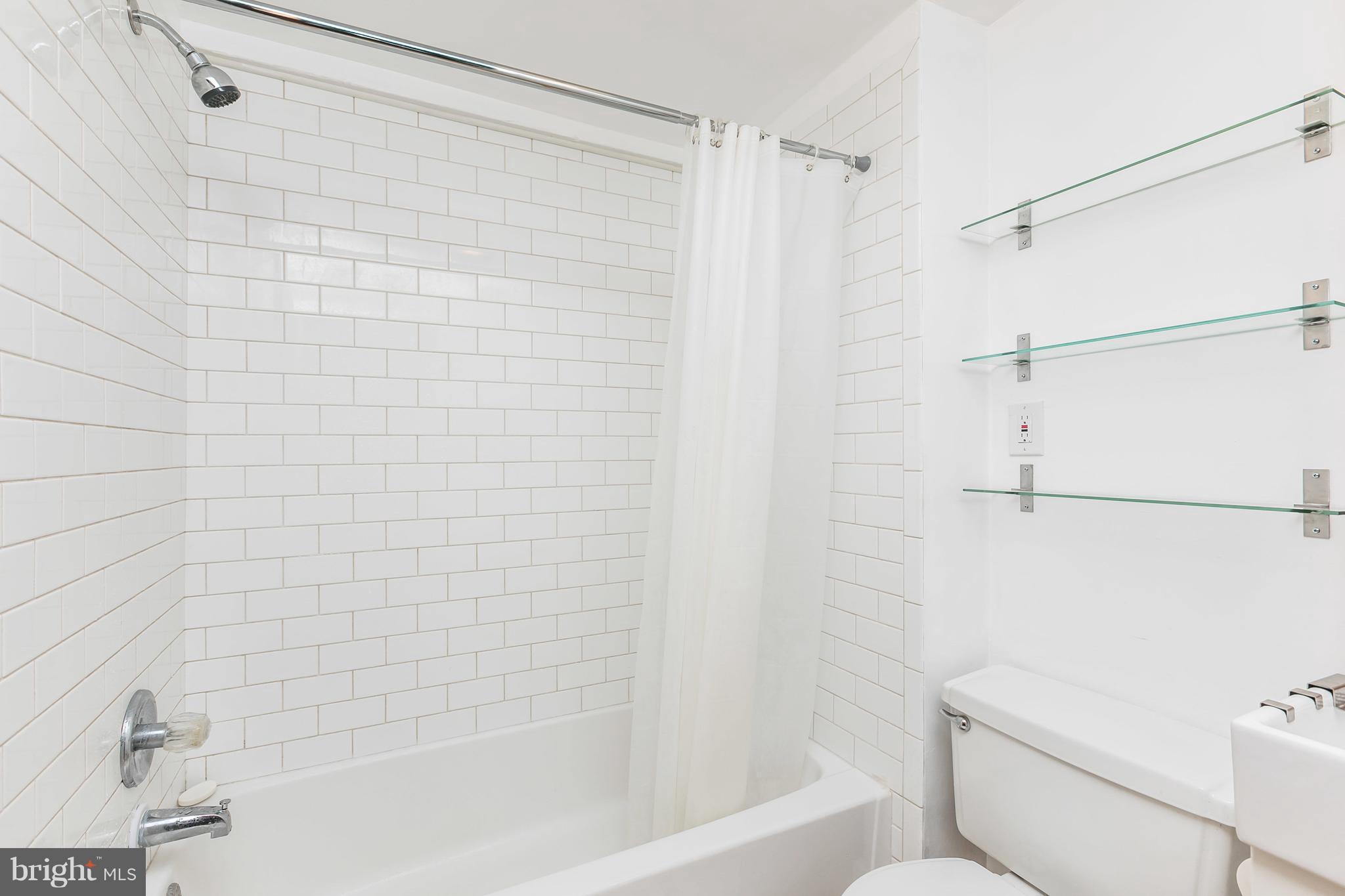 HOLLINS MARKET - Residential