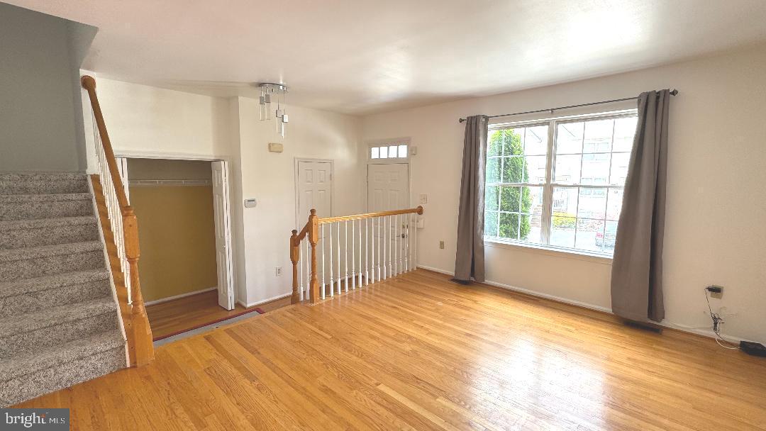 113 RICHARDS LANE