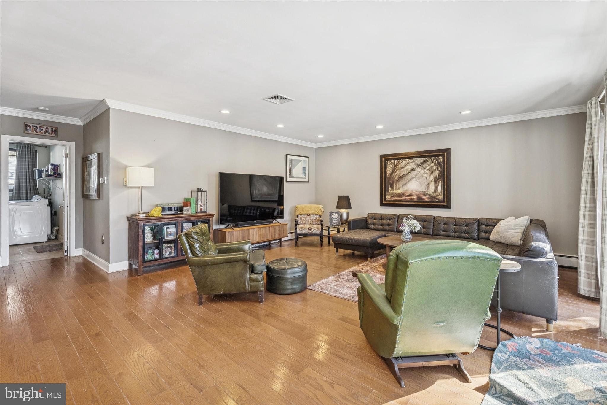 BUTTONWOOD GLEN - Residential