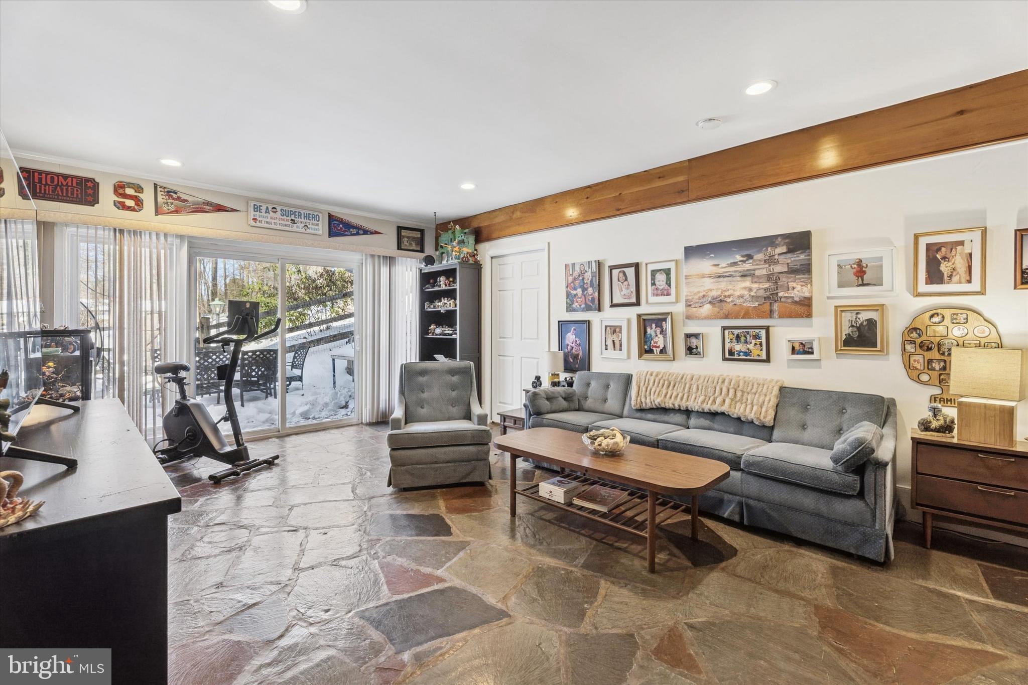 BUTTONWOOD GLEN - Residential