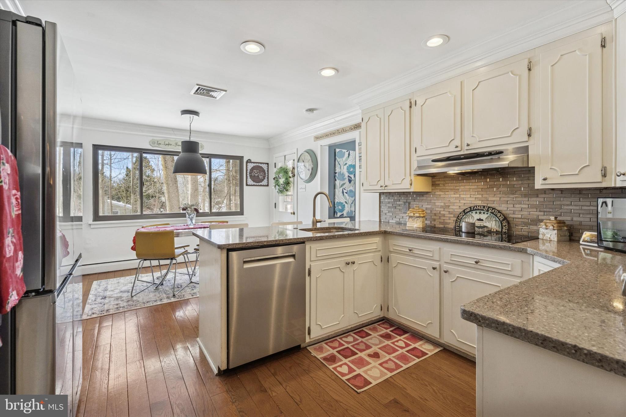 BUTTONWOOD GLEN - Residential