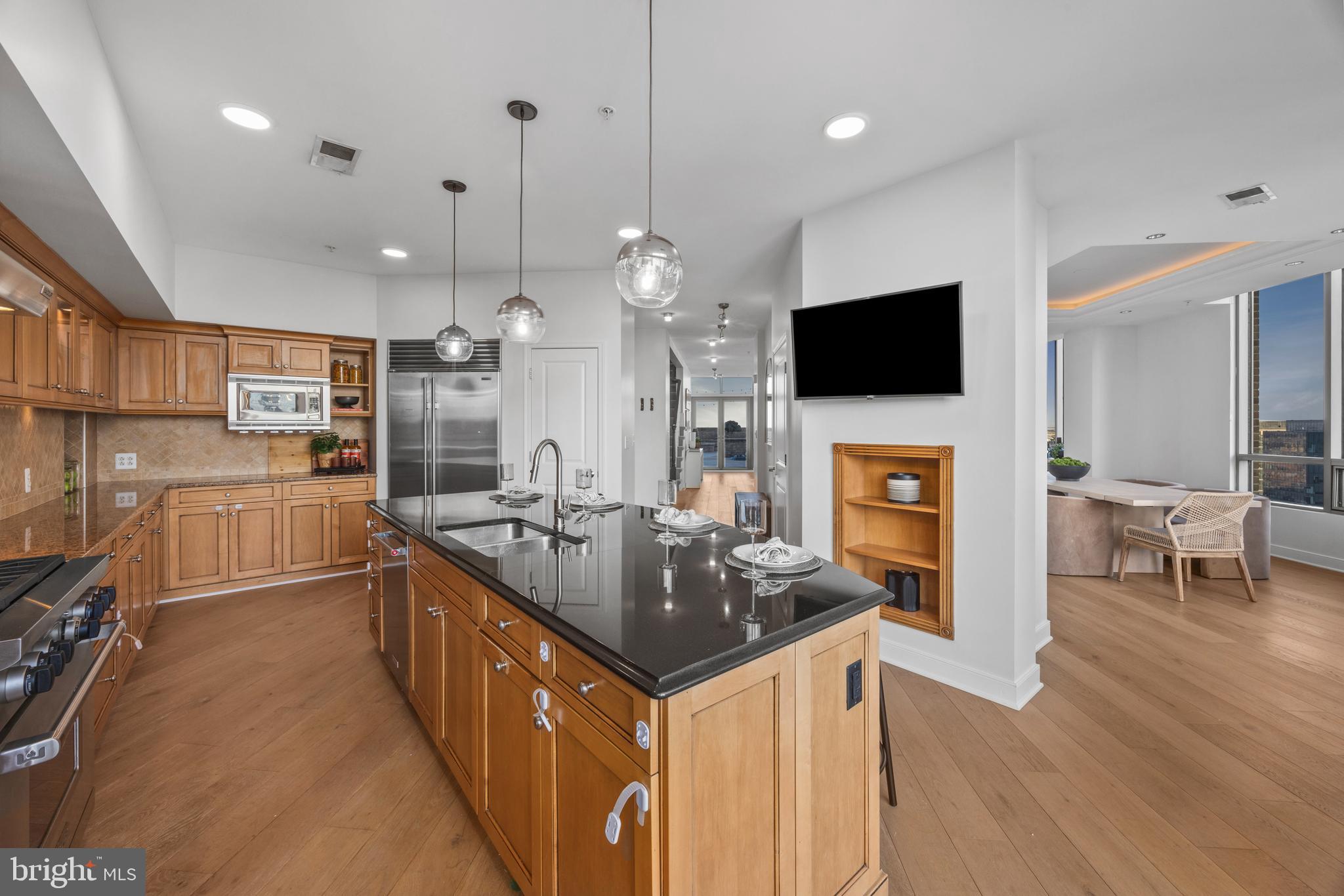 HARBOR EAST - Residential