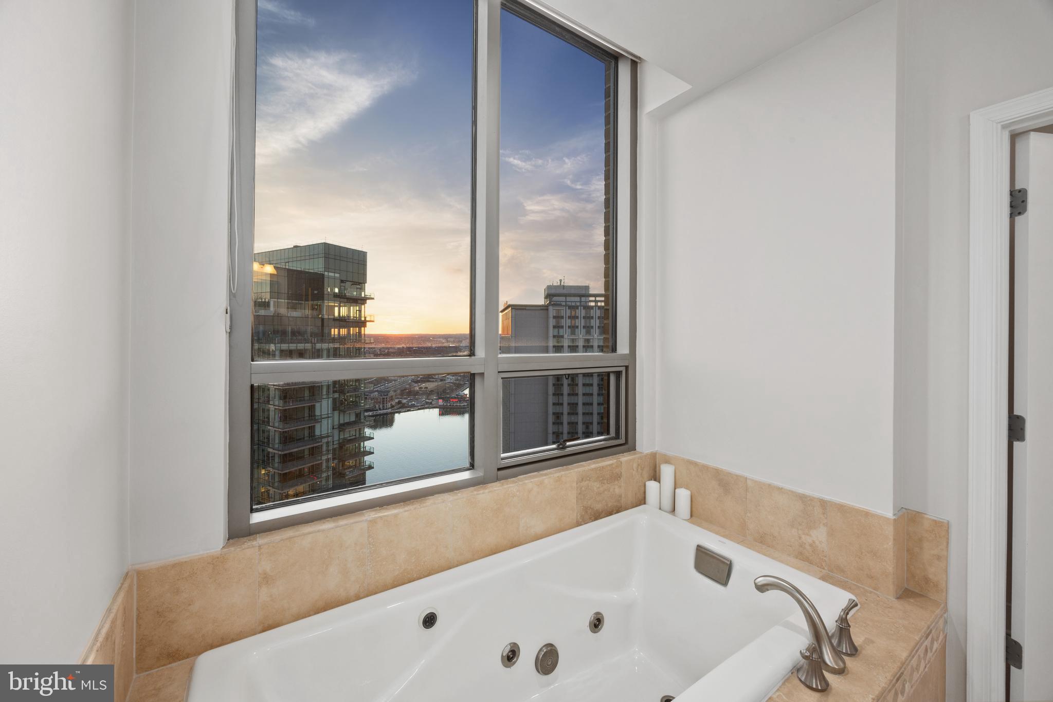 HARBOR EAST - Residential