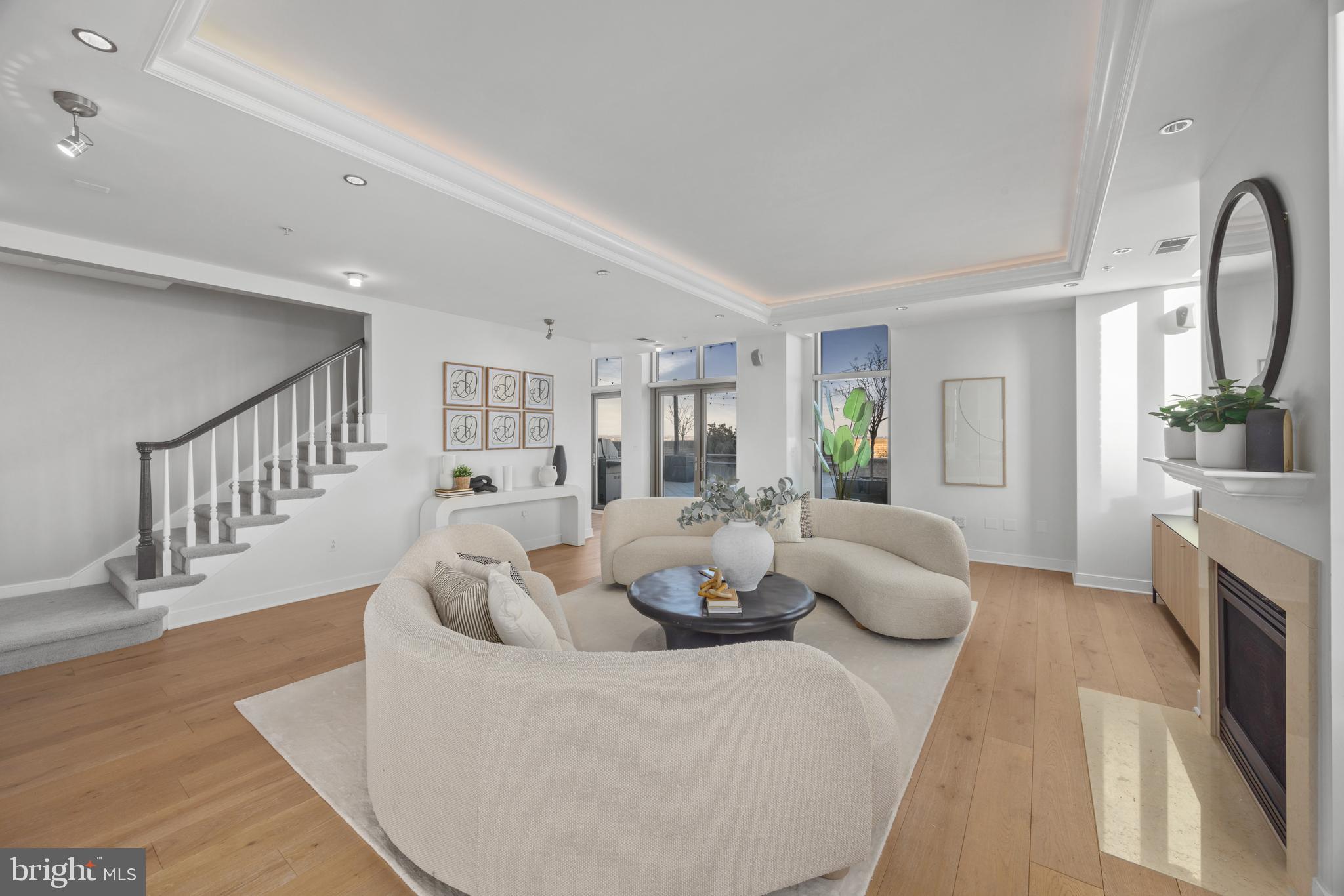 HARBOR EAST - Residential
