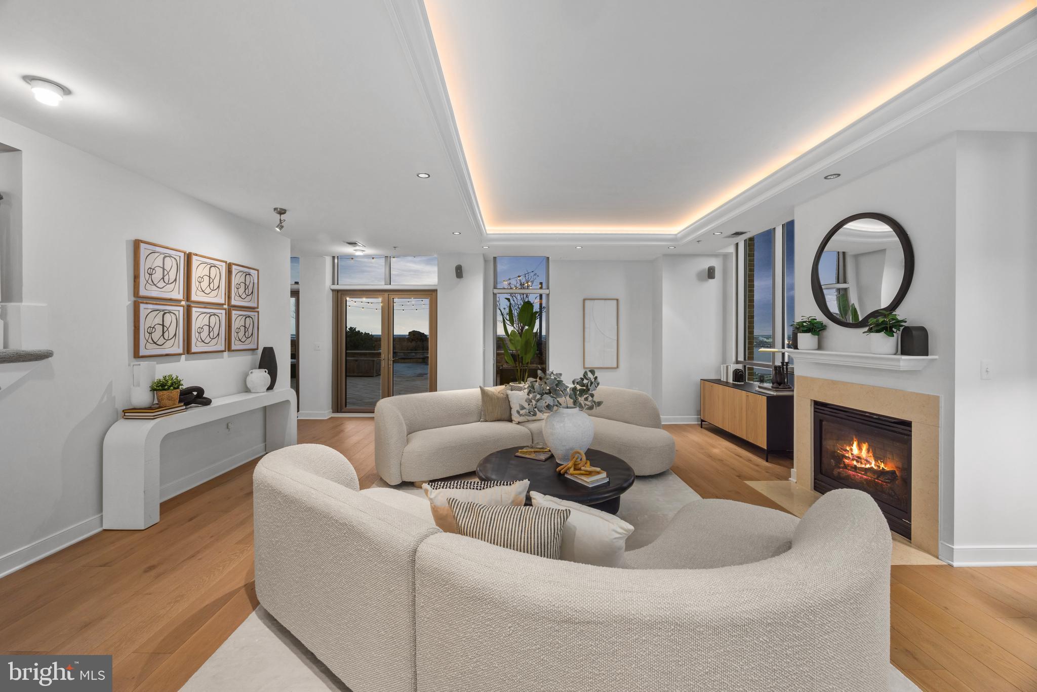 HARBOR EAST - Residential